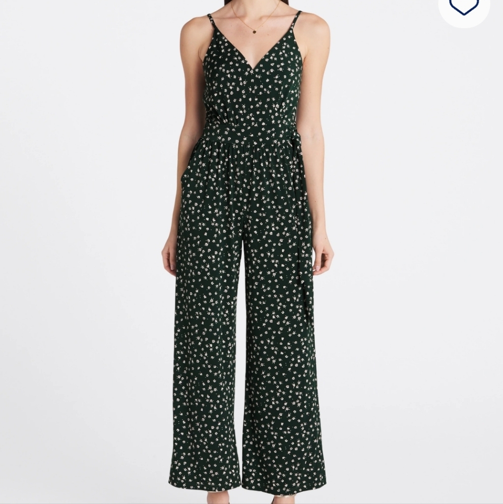 Kaileigh Rochelle Floral Knit Jumpsuit NWOT Size MP